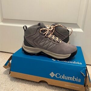 Columbia Transverse Suede Hiking Boots Size 7W Stratus‎ Blush Rose NWT